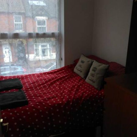 4 Bedroom House For Corporate Stays In Kettering Exterior foto